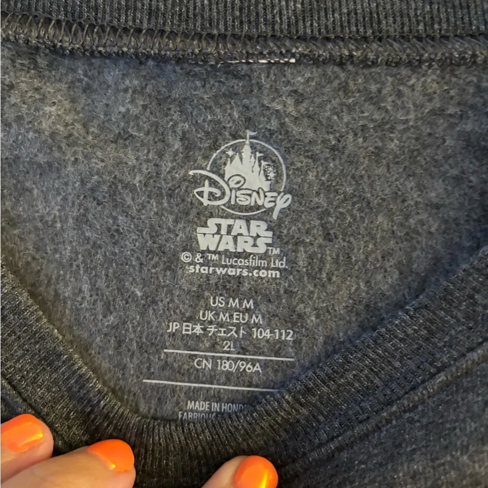 NWT Disney Star Wars Boba Fett Sweatshirt Size Medium - Picture 3 of 3